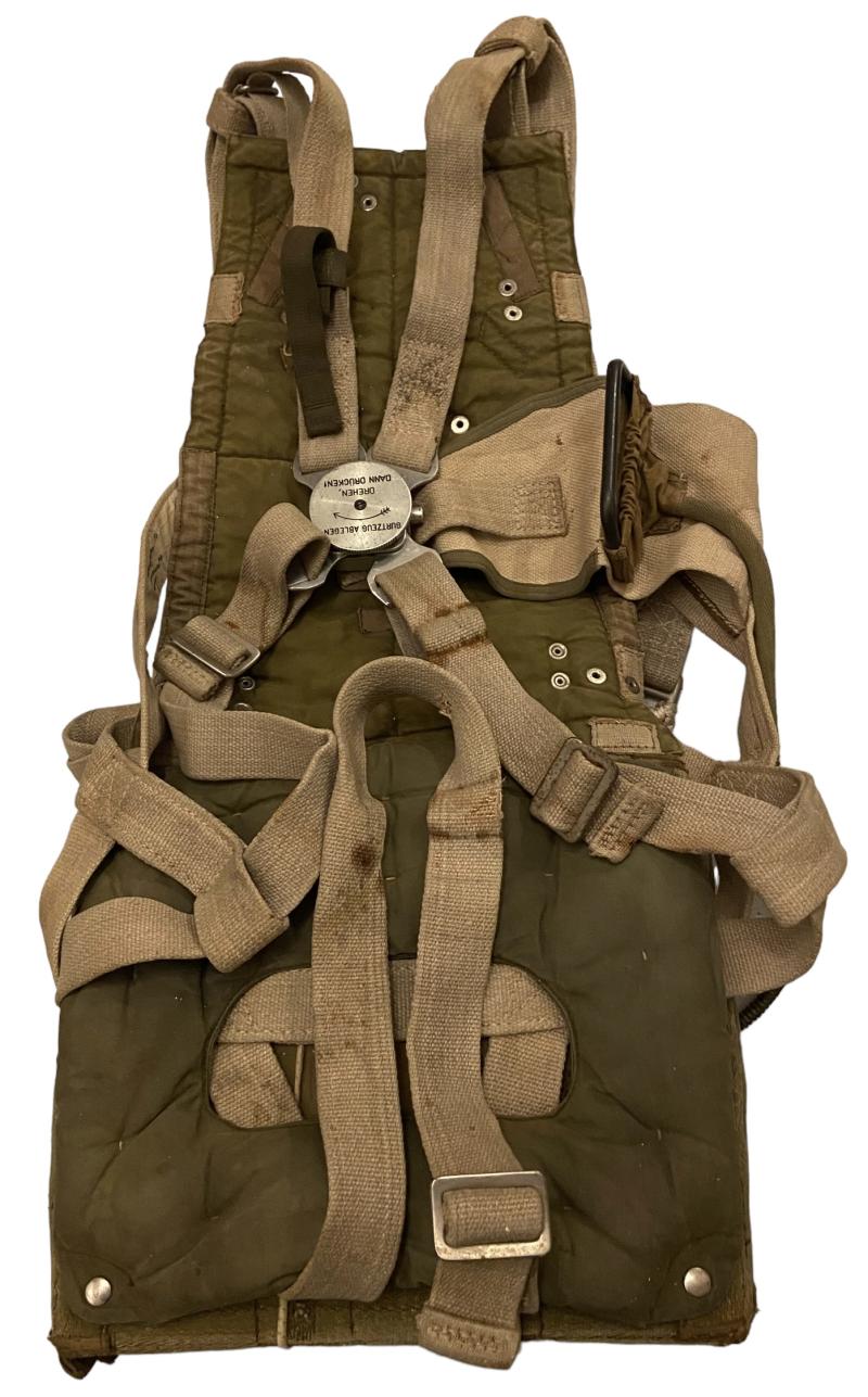 German LW Seat Type Parachute