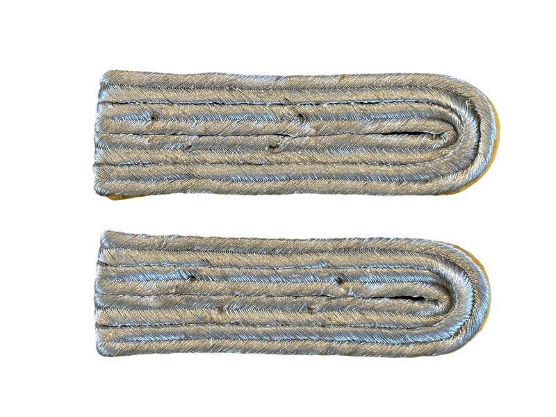 Matching Pair of Luftwaffe slip-on Shoulder boards